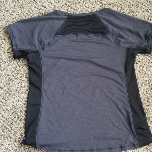 L.L.Bean work out top - Picture 4 of 4